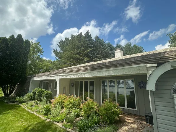 W10019 Spring Rd, Fox Lake, WI 53933