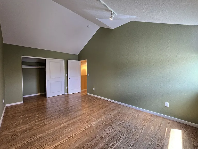 2180 W Alameda St #14 — Photo 25