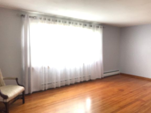 5th image of 42 Brentwood Dr