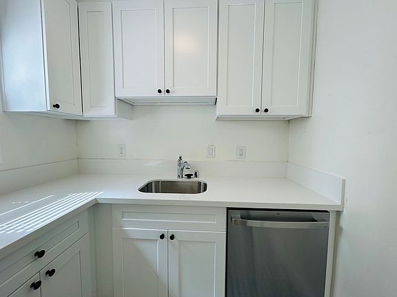 5th image of 738 Washington Blvd #738.5