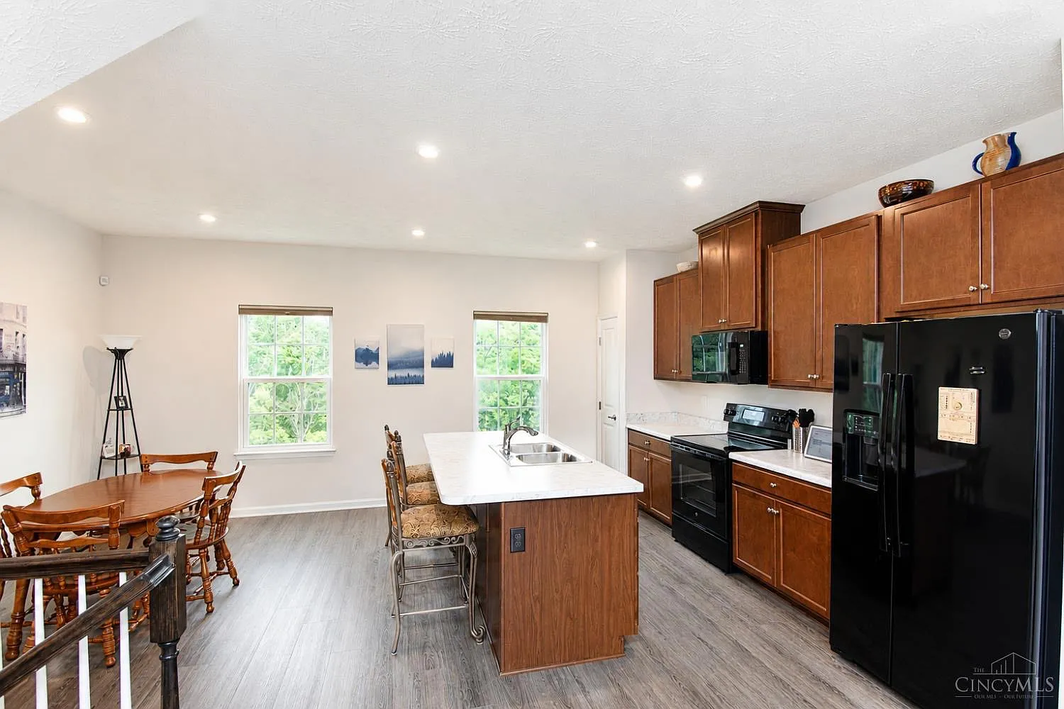 984 Steamboat Dr - 984 Steamboat — Photo 3