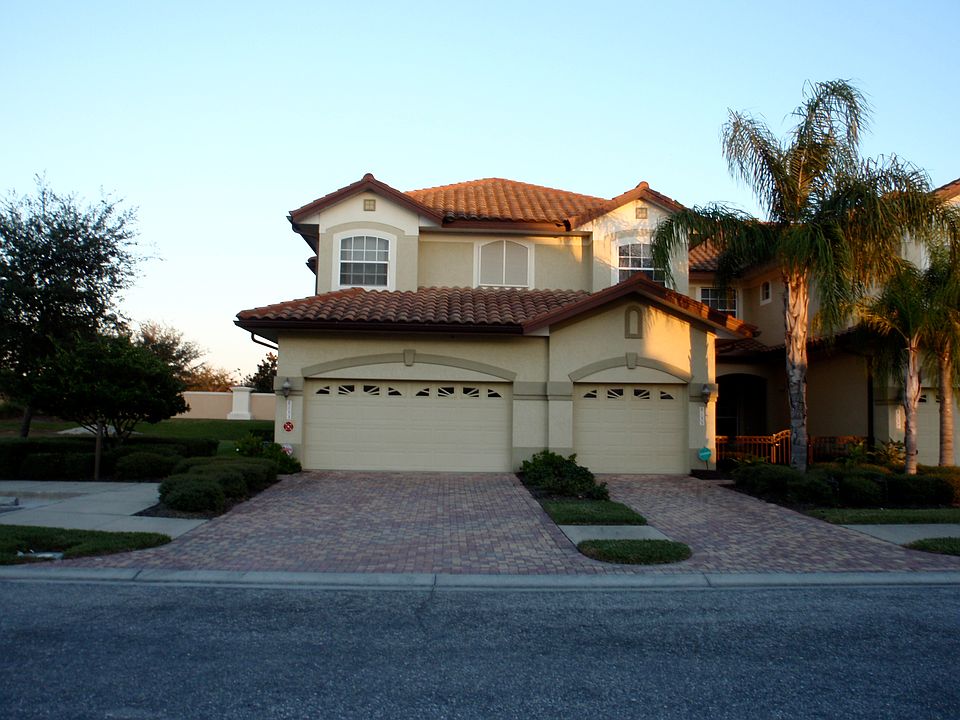 Street view/single car garage