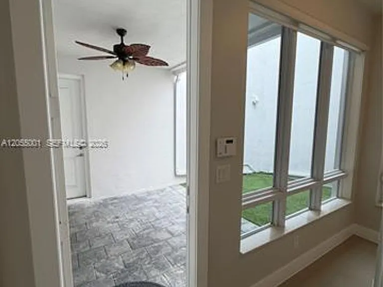 6440 NW 103rd Psge #Townhouse 6440 — Photo 23