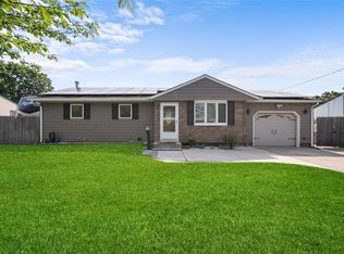2705 Connecticut Ave, Medford, NY 11763