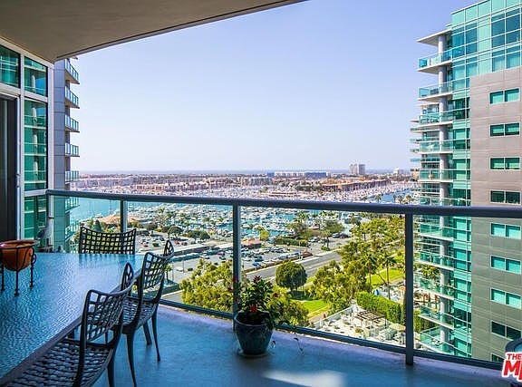 3rd image of 13600 Marina Pointe Dr Unit 1515