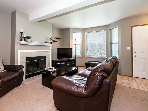 5th image of 13706 26th Pl W Unit 10