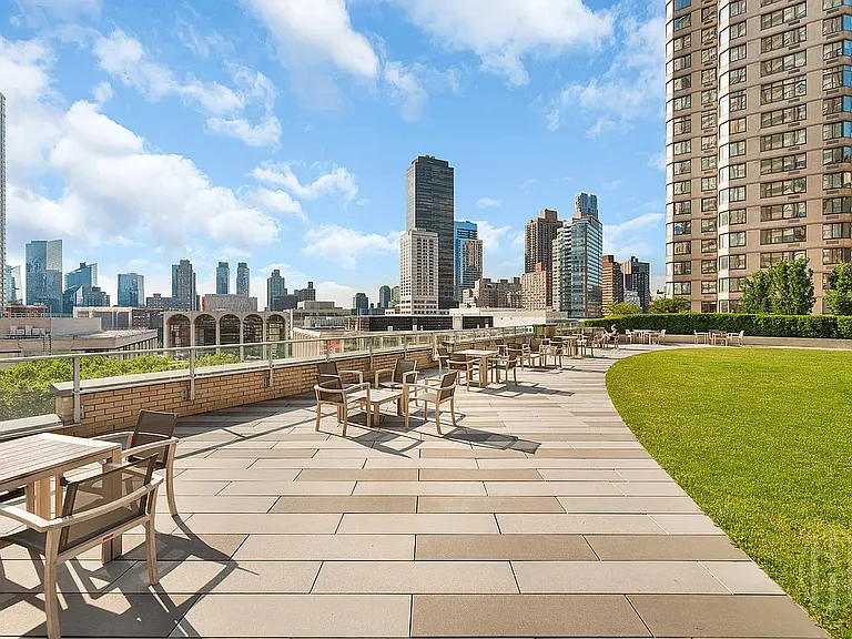 20 W 64th St #27B — Photo 15