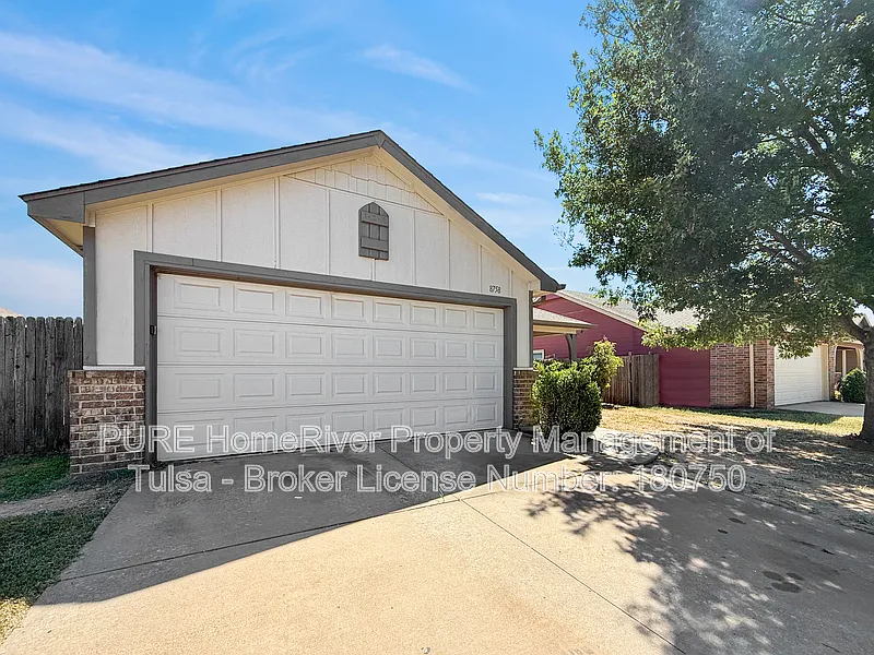 3 bed, 2.0 bath, 1482 sqft, $1,665 — Photo 4