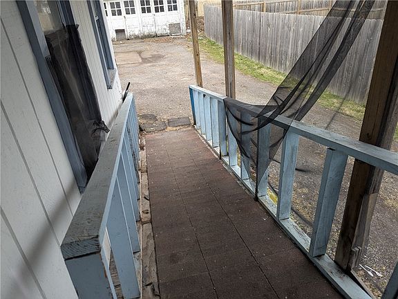 5th image of 318 West Ave