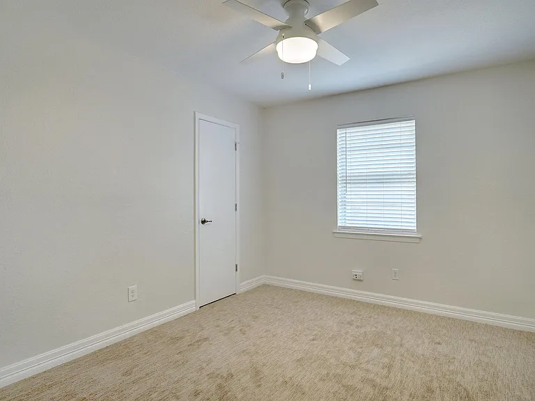 720 Huntwich Dr — Photo 25