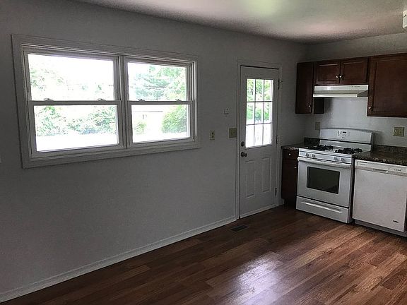 4th image of 3532 N Kingsley Dr