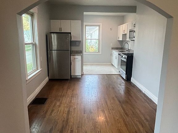 5th image of 6494 Betts Ave