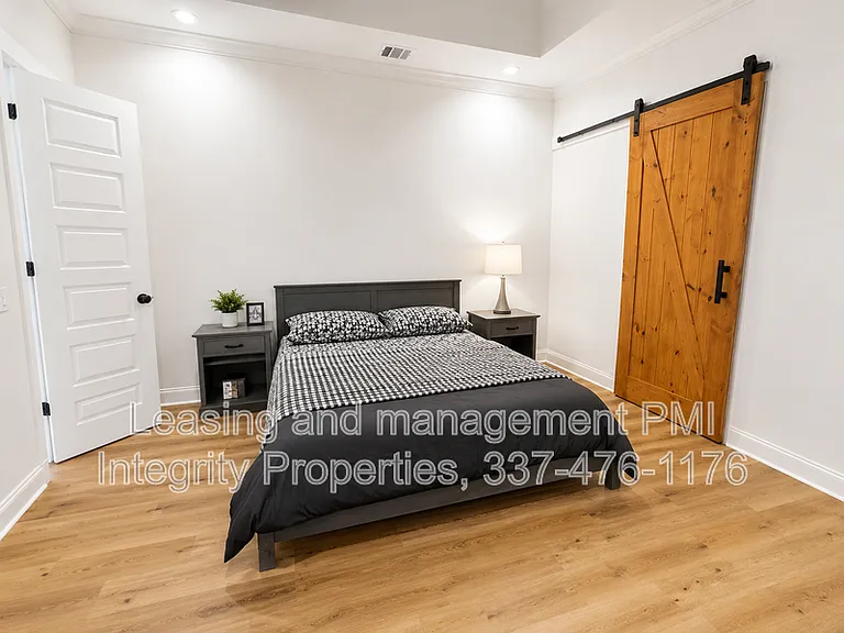 107 Prague Ave — Photo 7