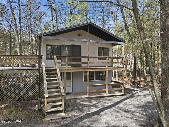 2nd image of 1025 Wallenpaupack Dr