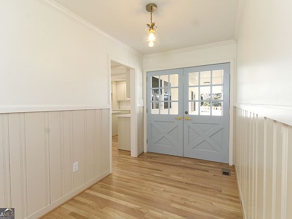 4th image of 100 Williamsburg Ln
