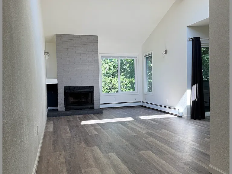 2201 E 66th Ave #B — Photo 4