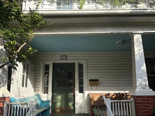 724 Valley View Ave SW, Leesburg, VA 20175