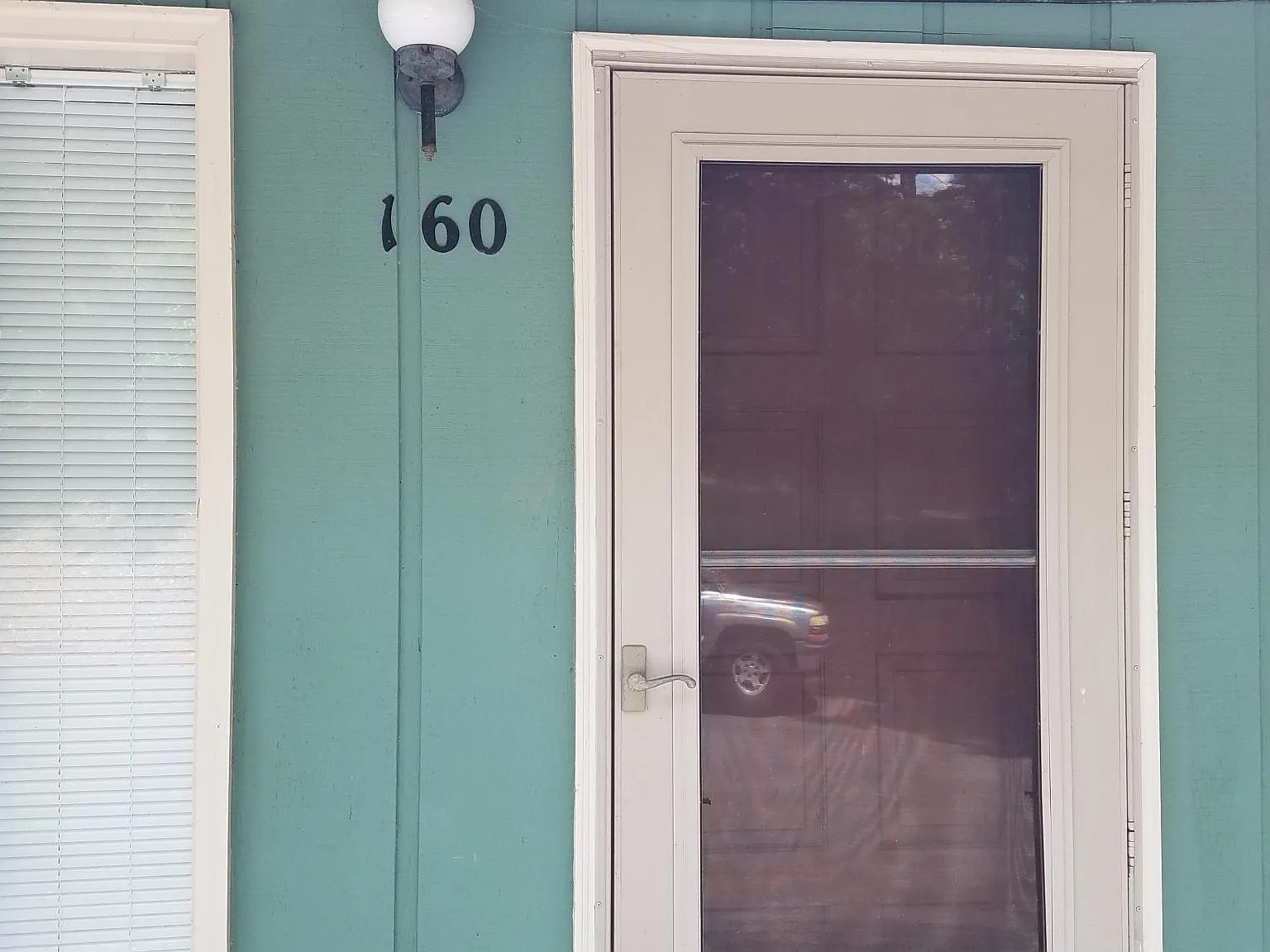 2 bed, 1.5 bath, 1050 sqft, $1,150 — Photo 2