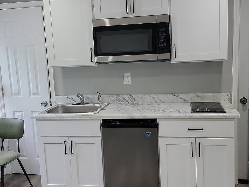 1st image of 7 Hilmar Ln #21