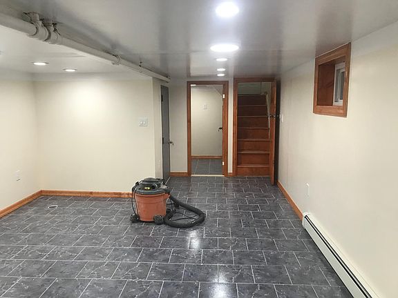 3rd image of 8905 202nd St