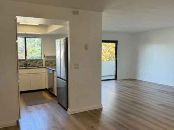 5000 S Centinela Ave APT 125, Los Angeles, CA 90066