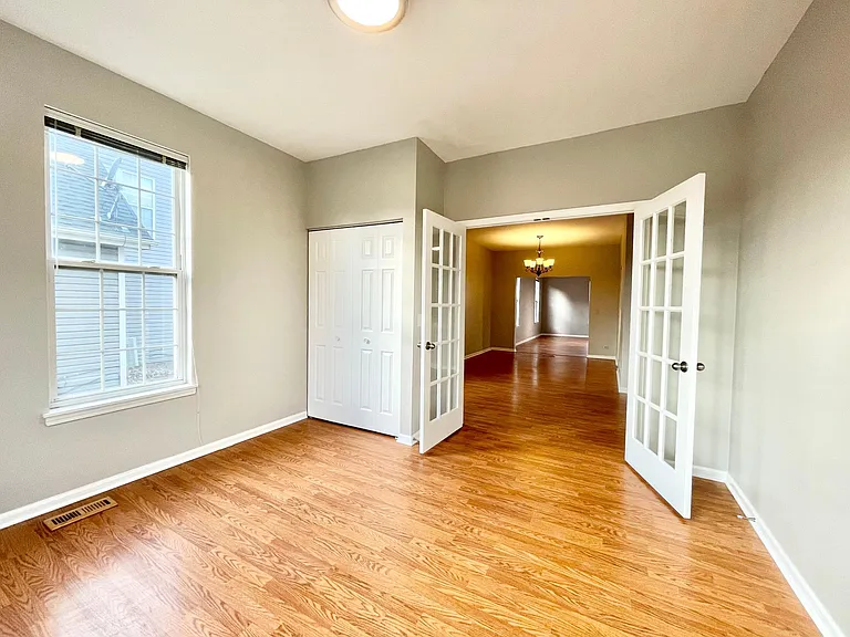 1675 McDowell Ave — Photo 6