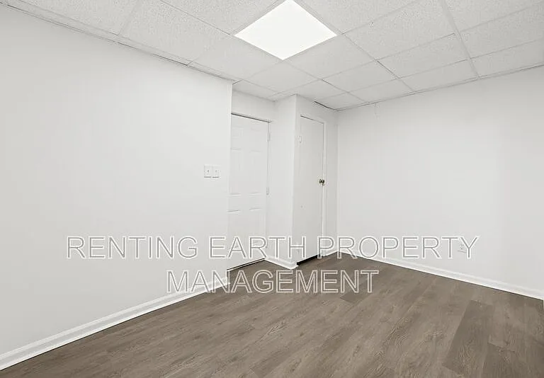 1563 Martin Ave — Photo 15