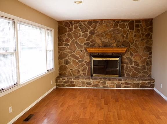 Living Room (View 1)