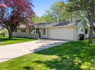 2919 Holland Rd, Green Bay, WI 54313