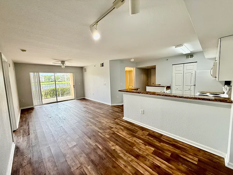 191 SW Palm Dr #108 — Photo 2