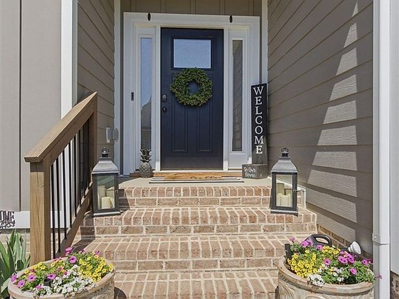 3rd image of 297 Bluebell Dr