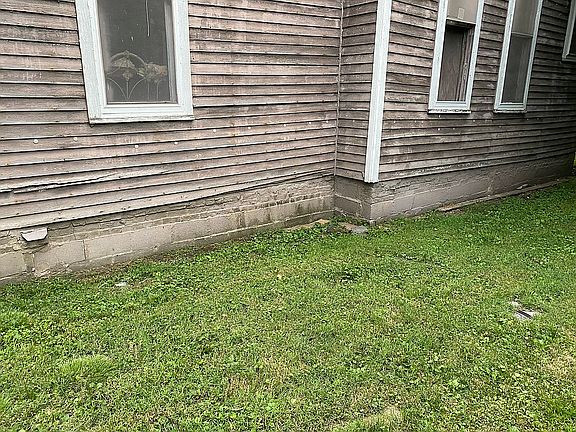 2nd image of 205 S State St