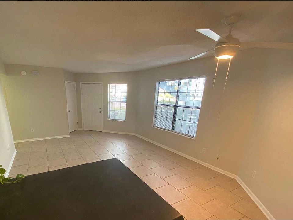 1st image of 3227 Fernwood Dr