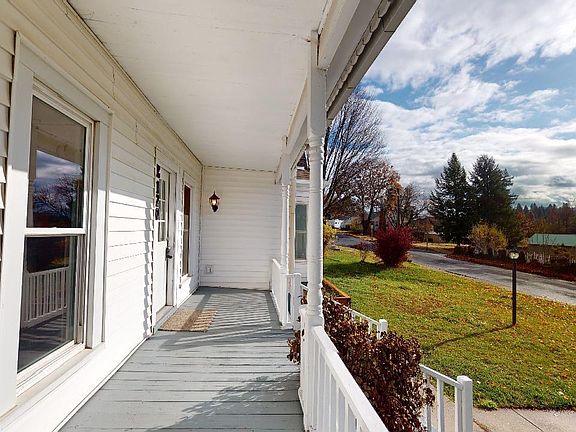 3rd image of 120 E Alder St