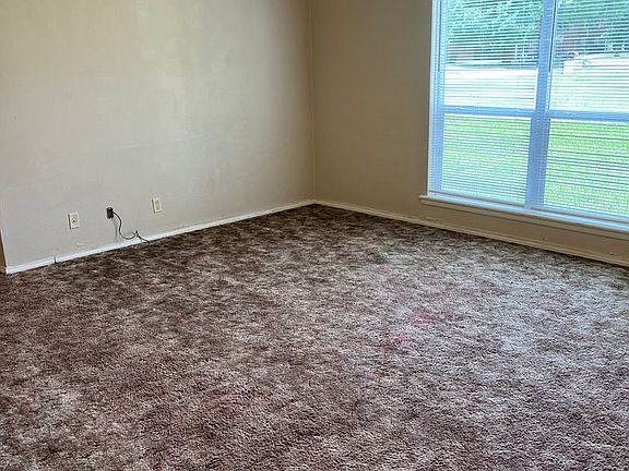 3rd image of 1910 Mosher Dr #2B-1BA-810SQFT