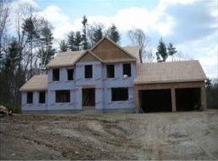 28 Lampton Dr, Derry, NH 03038