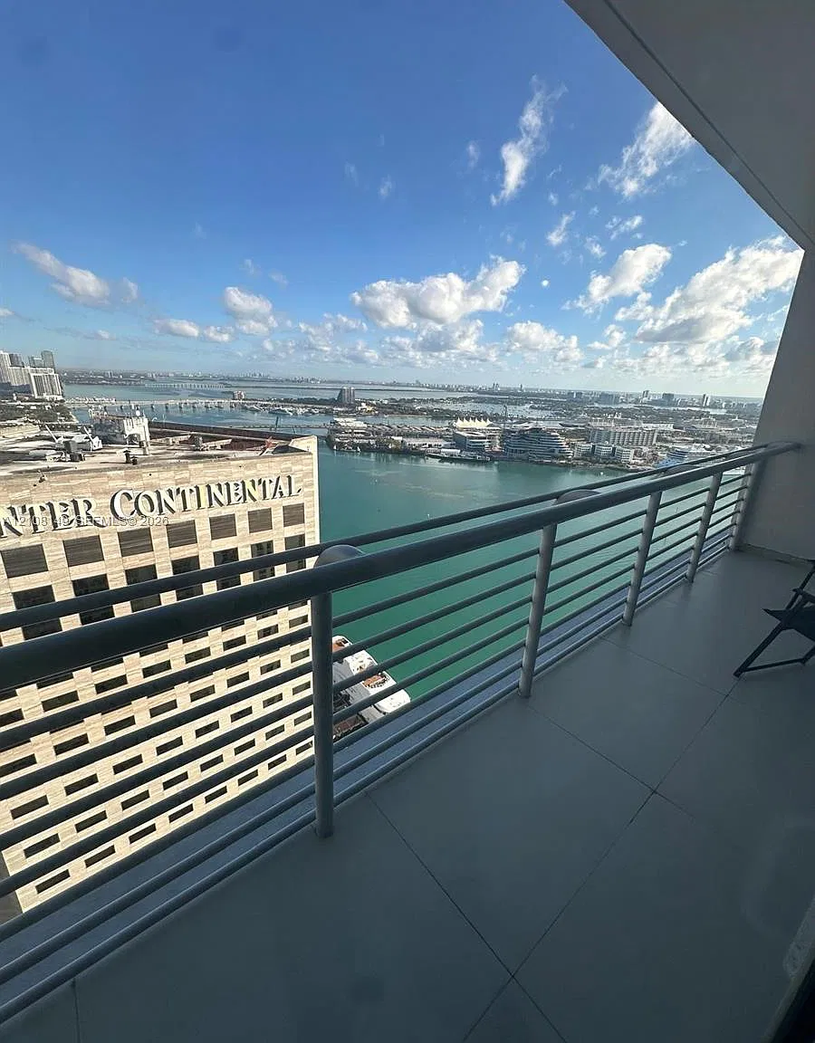 One Miami East Condo — Photo 2