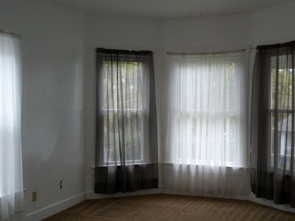 2nd image of 528 Sheridan Ave