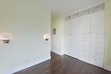 Sold by Prime Manhattan