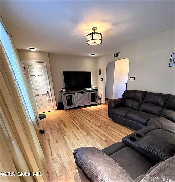2nd image of 1014 Dudley Road