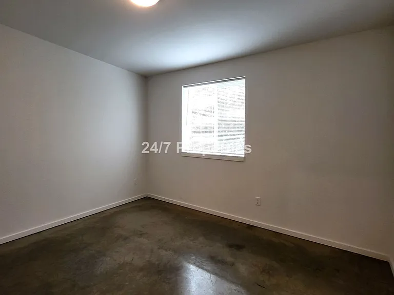 2743 SE 118th Ave — Photo 4