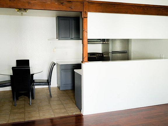 4th image of 712 McCoy Ct APT 73