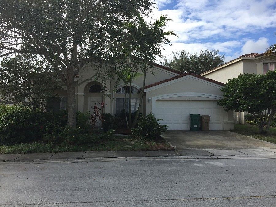1st image of 1757 SW 108th Way