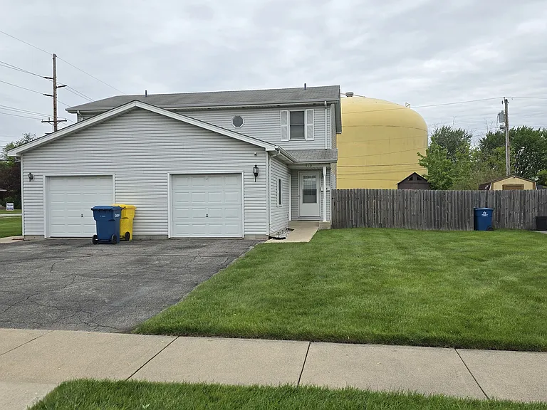 910 N Wheeler St — Photo 3