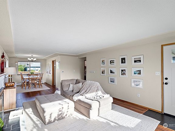 3rd image of 5419 N 31st