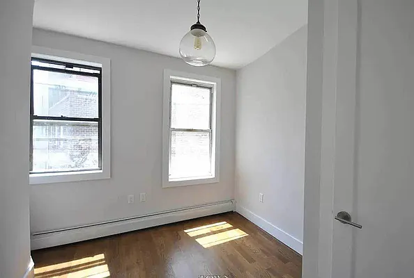Rented by Arché Nest | media 9