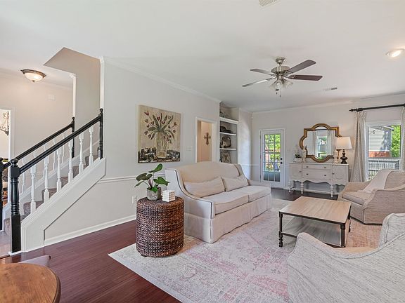 4th image of 270 Schrader Ln