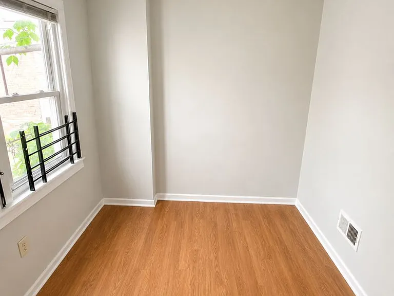 2115 Sigel St — Photo 10
