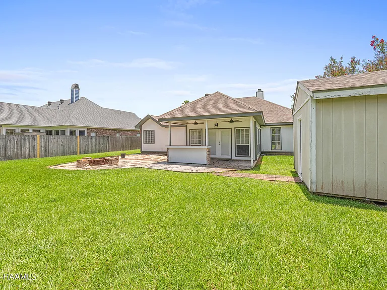 412 Crest Cir — Photo 30