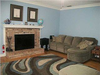 4th image of 813 Ashwood Dr E
